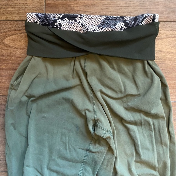 Lululemon Sunset Salutation Crop - Picture 9 of 13